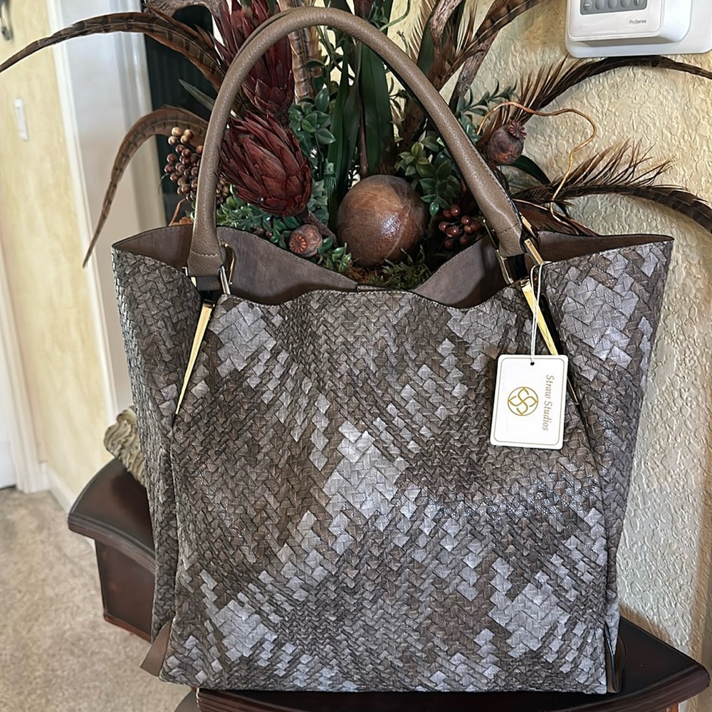 NWT “Straw Studios” Woven faux leather Bag